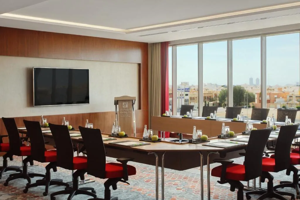 Holiday Inn Jeddah - 3