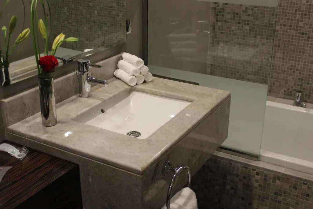 Holiday Inn Jeddah - 8