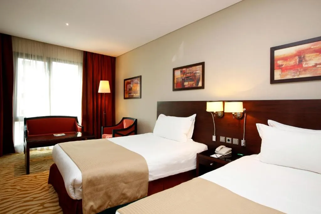 Holiday Inn Riyadh - 3