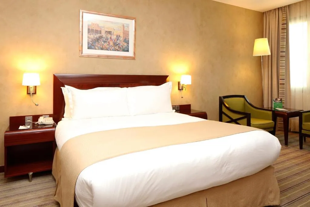 Holiday Inn Riyadh - 4