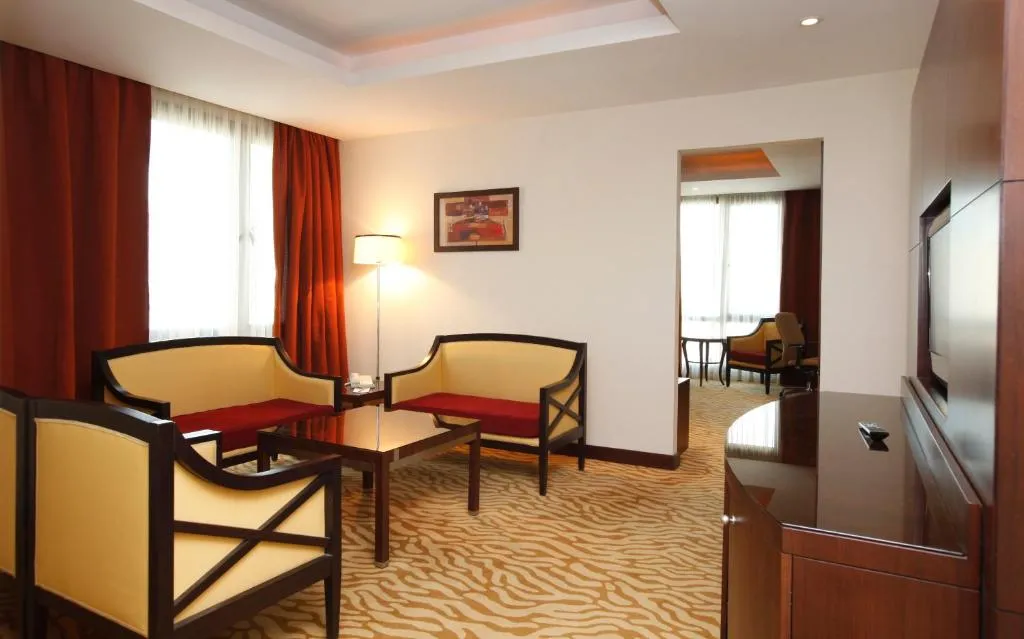 Holiday Inn Riyadh - 5