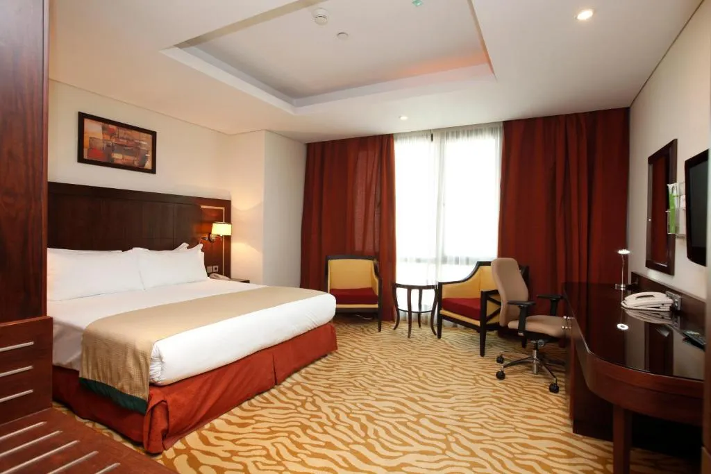 Holiday Inn Riyadh - 6