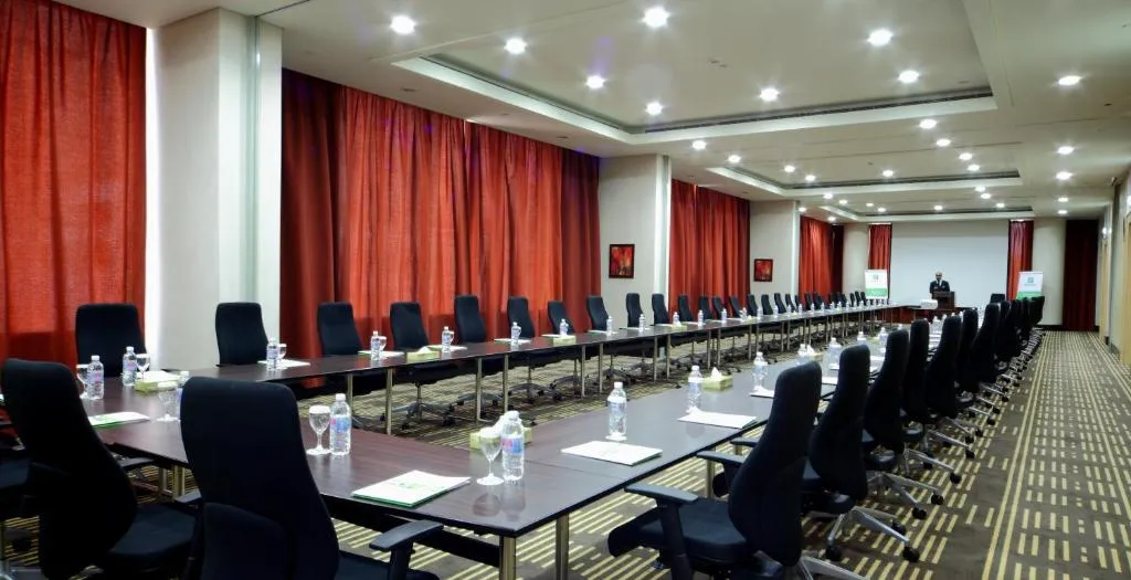 Holiday Inn Riyadh - 9
