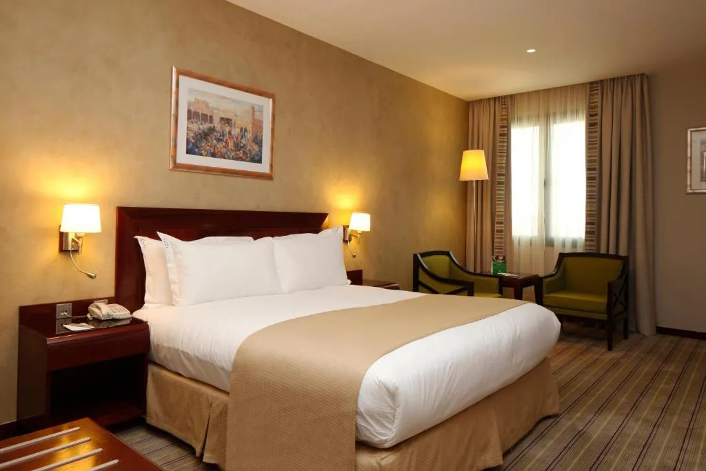 Holiday Inn Riyadh - 8