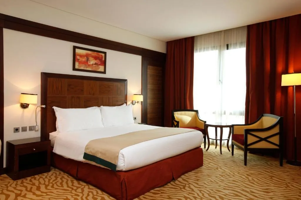 Holiday Inn Riyadh - 7