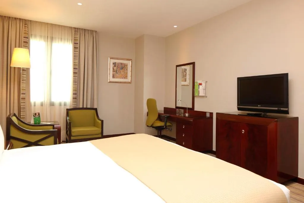 Holiday Inn Riyadh - 12