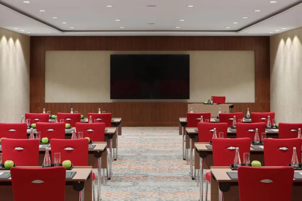 Holiday Inn Jeddah - 1
