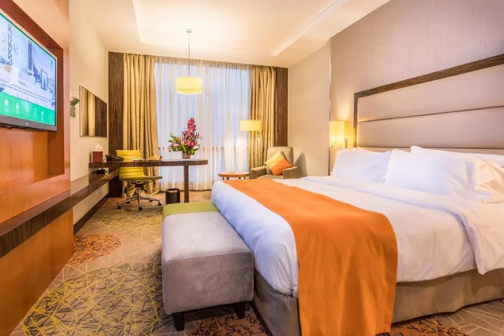 Holiday Inn Jeddah - 2