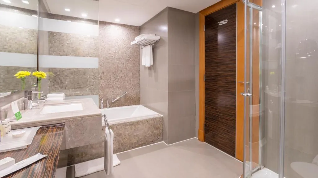 Holiday Inn Jeddah - 7