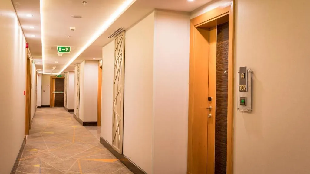 Holiday Inn Jeddah - 6