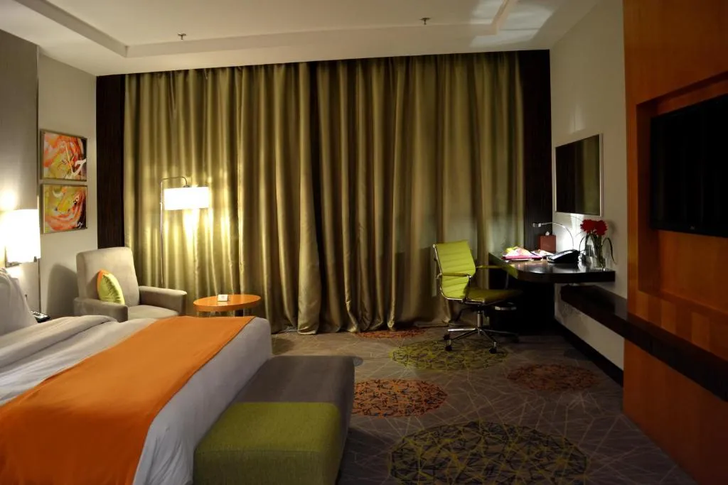 Holiday Inn Jeddah - 5