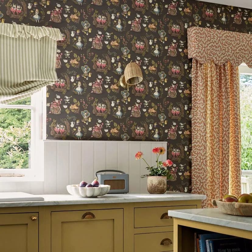 ALICE IN WONDERLAND