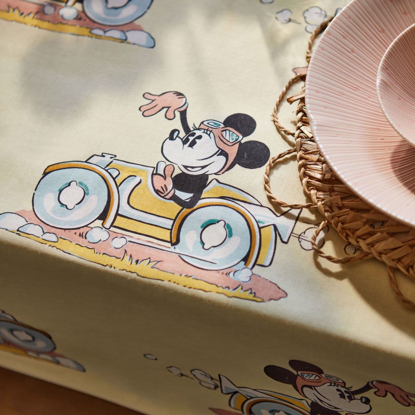 Minnie On The Move
