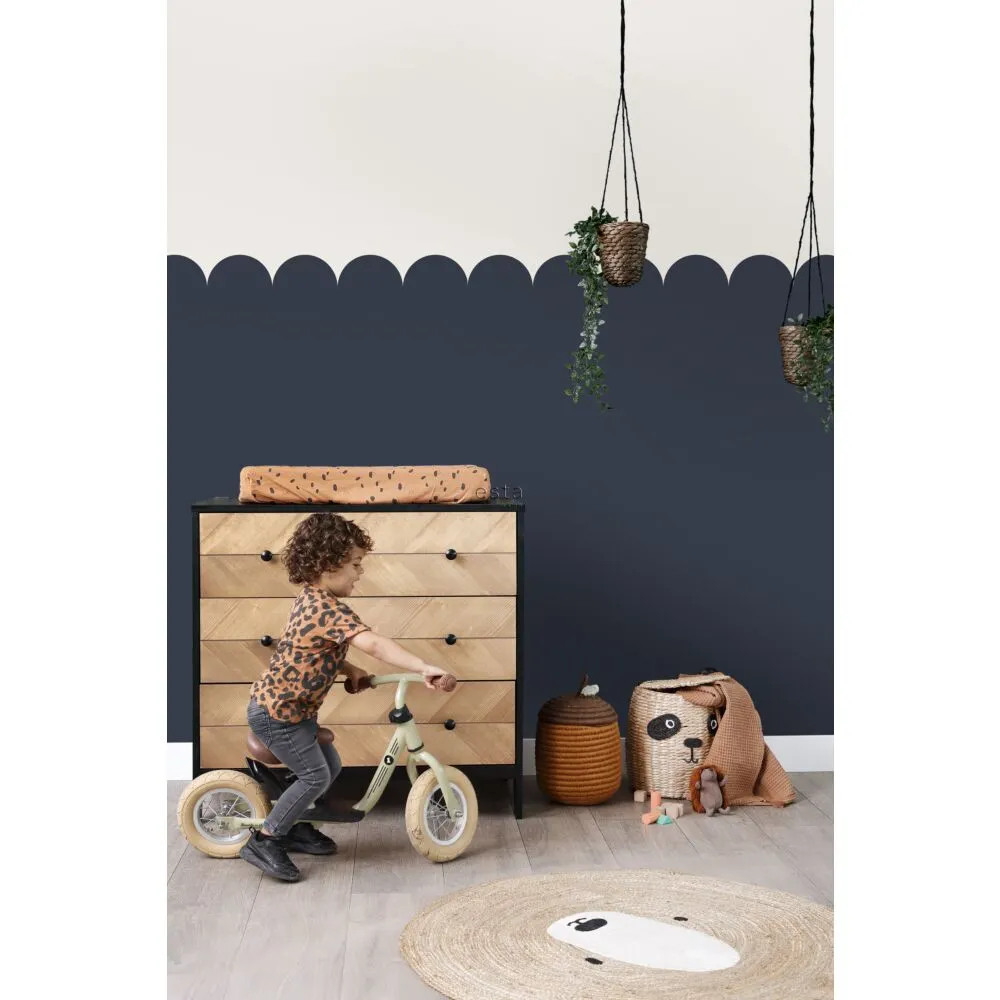 wall mural scalloped