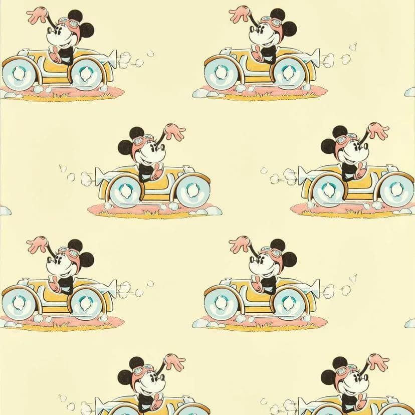 MINNIE ON THE MOVE